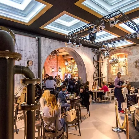 Of The Tops Center Apartment, Sea View In Town *