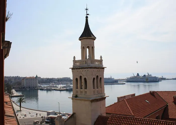 Of The Tops Center Apartment, Sea View In Town