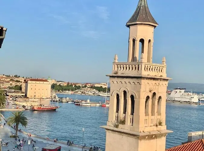 Appartamento Of The Tops Center Apartment, Sea View In Town