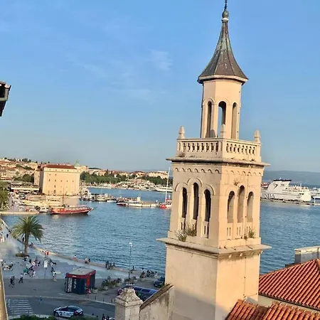 Daire Of The Tops Center Apartment, Sea View In Town