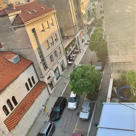 Of The Tops Center Apartment, Sea View In Town