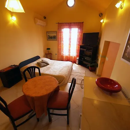 Daire Of The Tops Center Apartment, Sea View In Town *