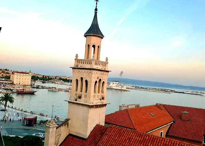 Top Of The Tops Center Apartment, Best Sea View In Town Apartment